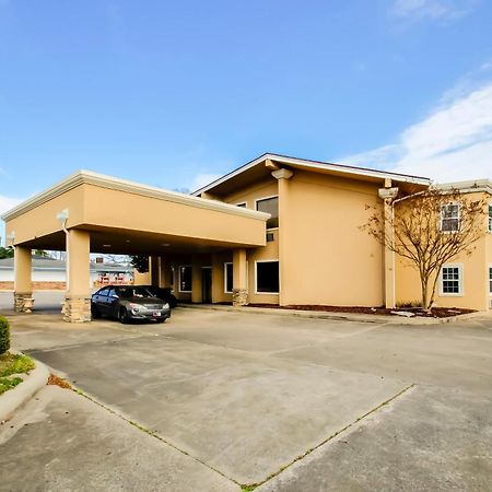 Cypress Inn & Suites Washington By Oyo Chocowinity Exterior photo