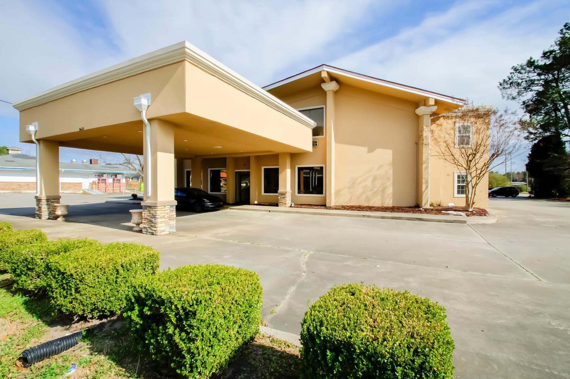 Cypress Inn & Suites Washington By Oyo Chocowinity Exterior photo